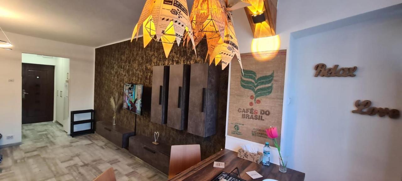 Tiki'S Bar Studio Бухарест Екстер'єр фото