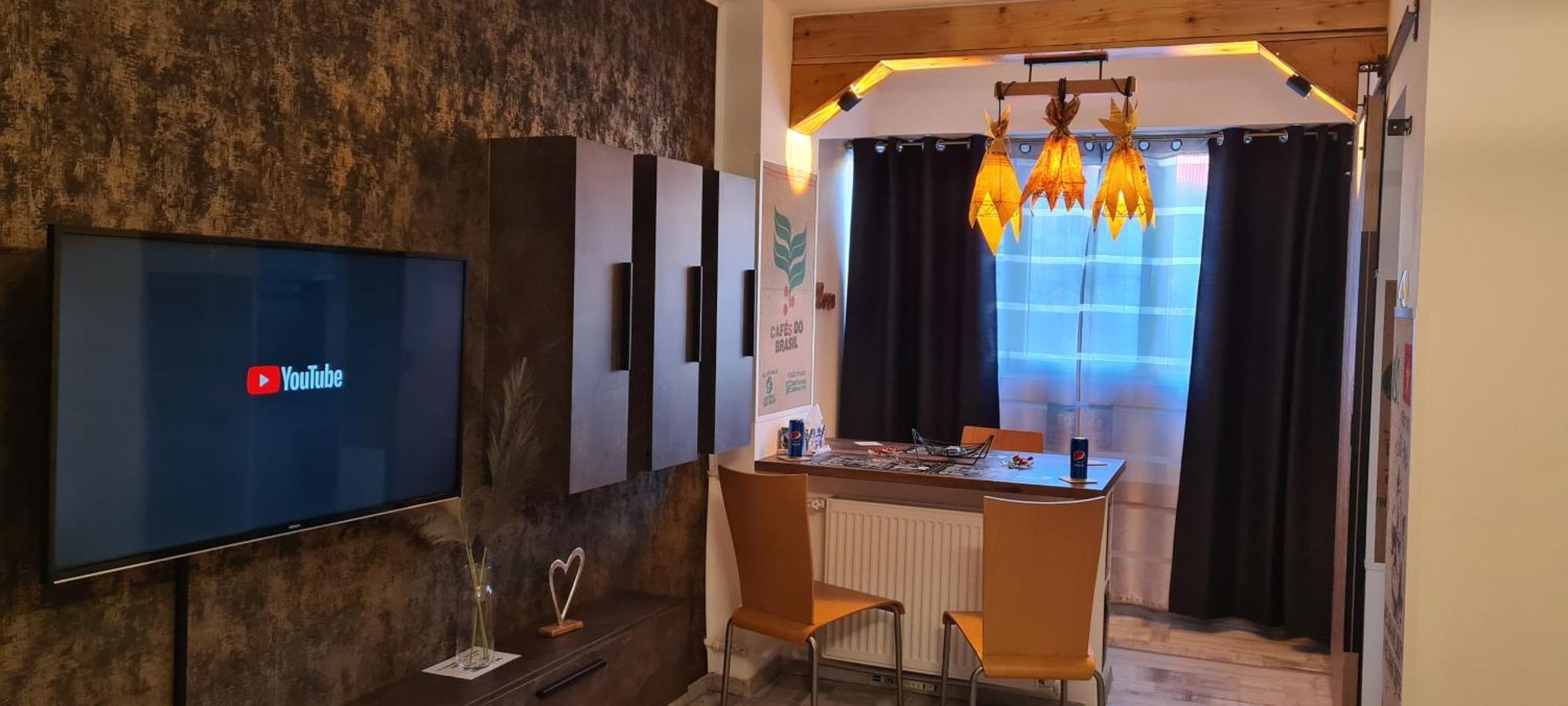 Tiki'S Bar Studio Бухарест Екстер'єр фото